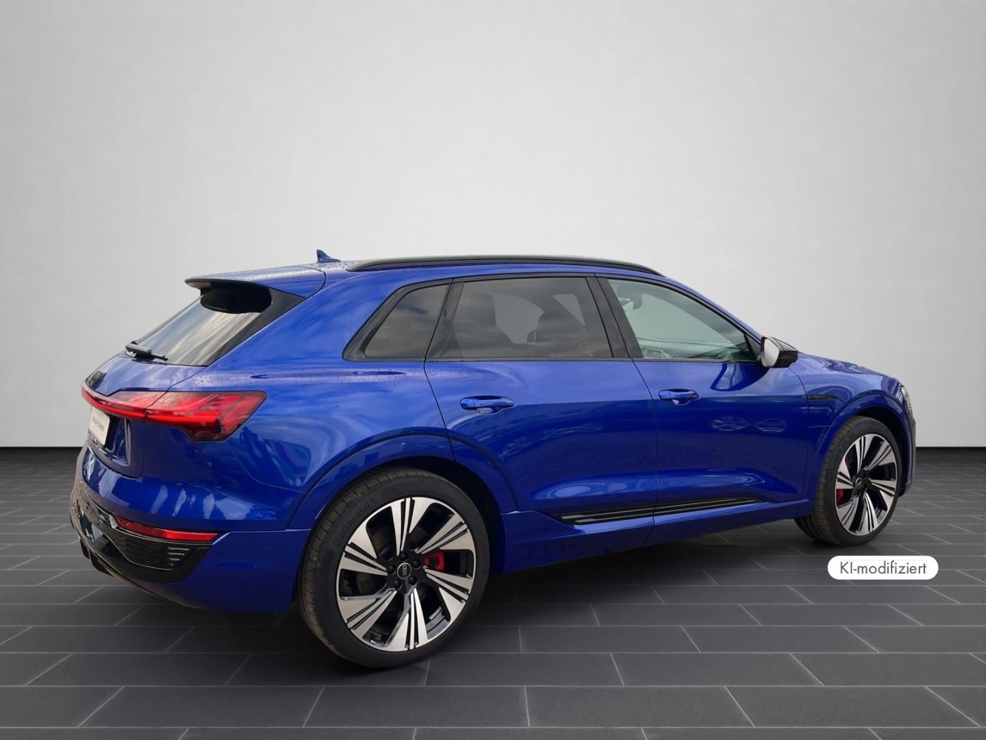Bild über Audi Q8 e-tron S line 55 e-tron quattro - für weitere Informationen kontaktieren Sie den Audi Partner
