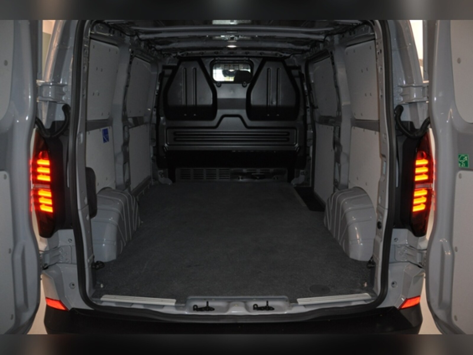 Volkswagen Transporter Kasten kurzer Radstand – Bild 7