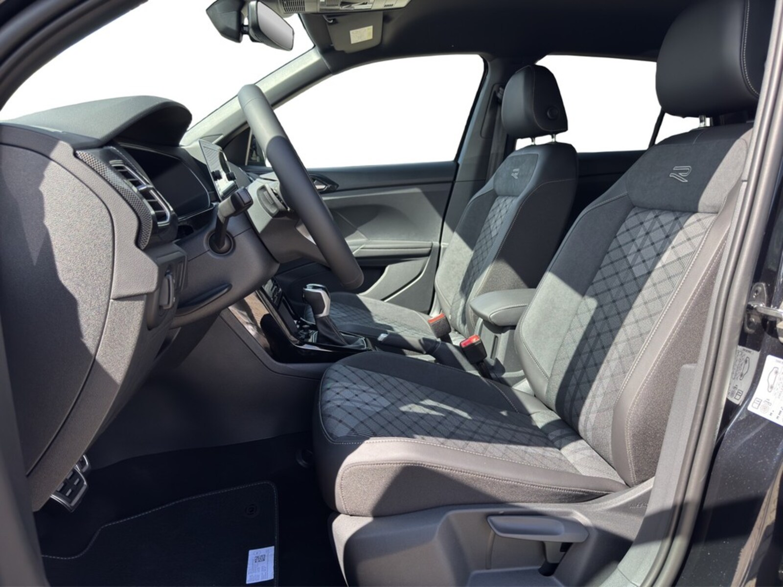 Volkswagen T-Cross – Bild 12