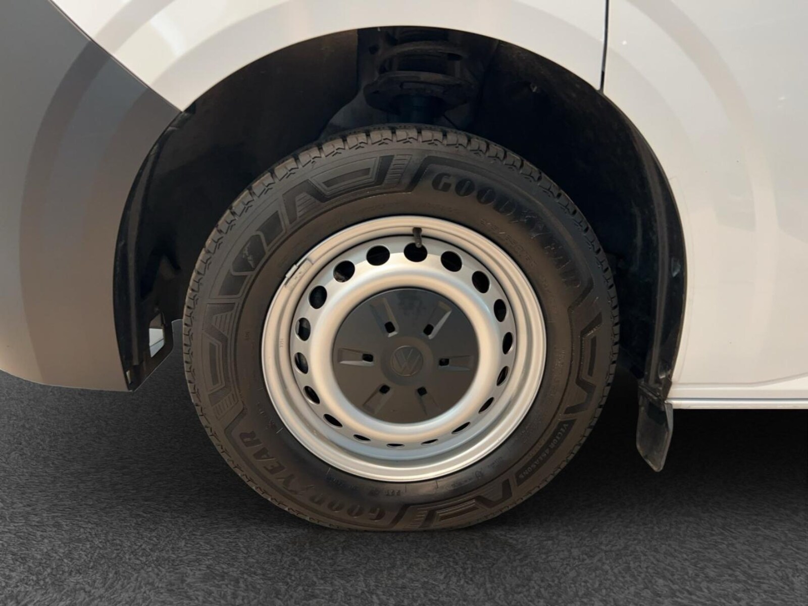 Volkswagen Transporter Kasten kurzer Radstand – Bild 10