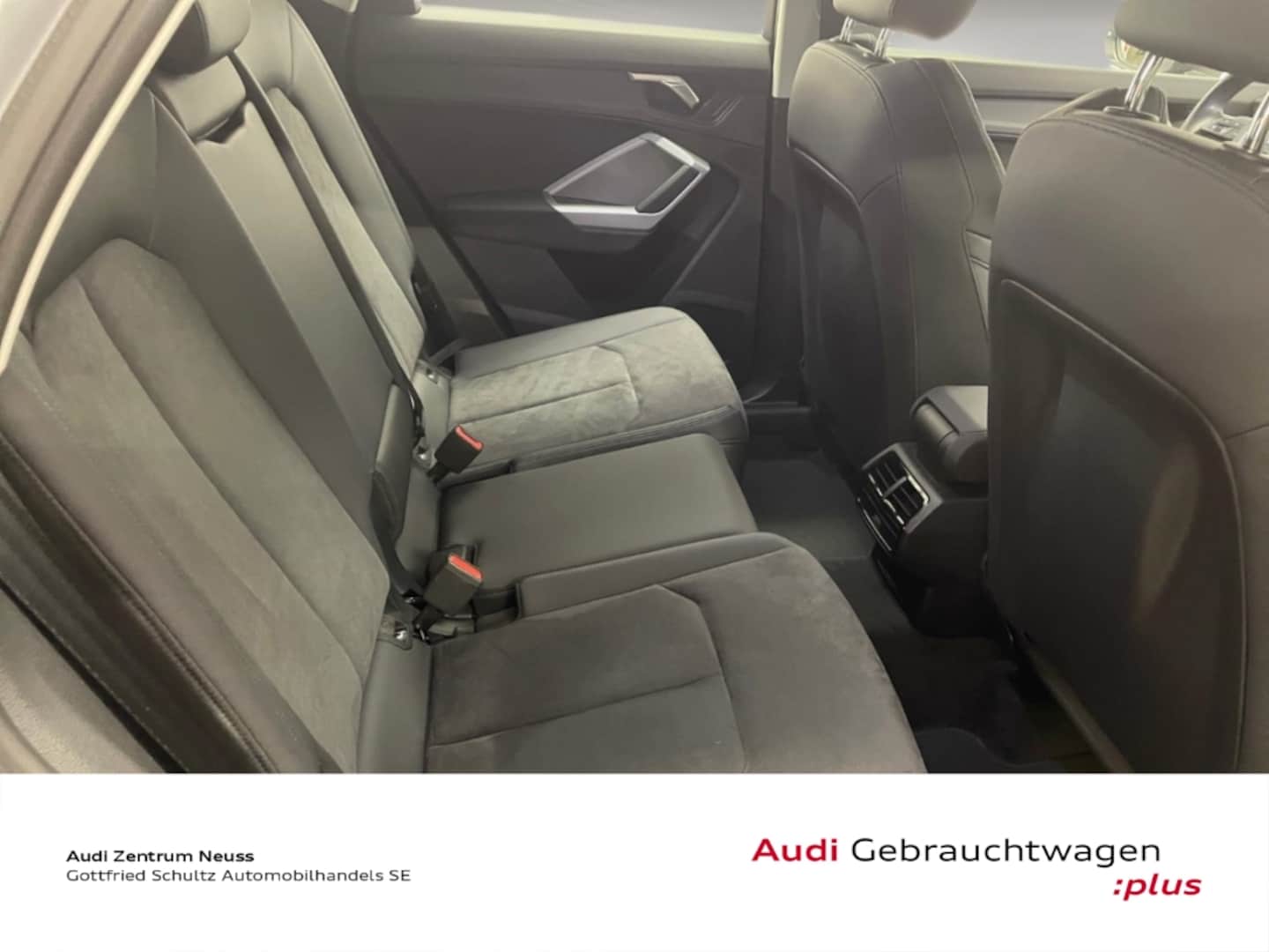 Bild über Audi Q3 Sportback 40 TFSI quattro S tronic - für weitere Informationen kontaktieren Sie den Audi Partner