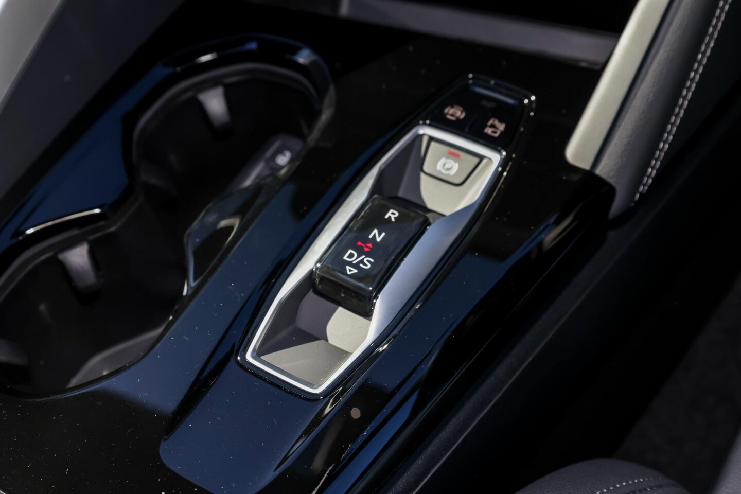Image about Audi Q5 SUV e-hybrid quattro S tronic