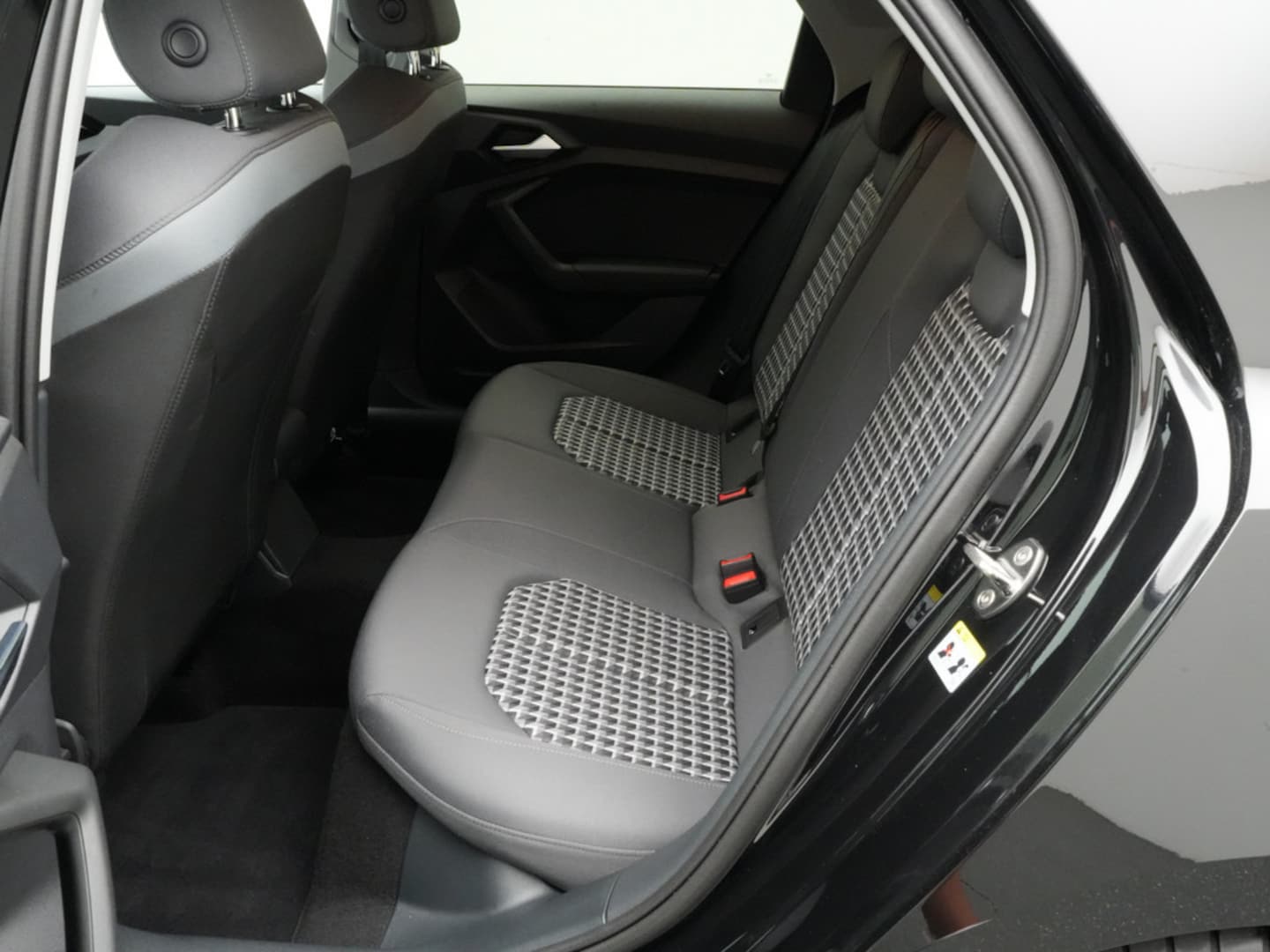 Bild über Audi A1 Sportback S line 35 TFSI S tronic - für weitere Informationen kontaktieren Sie den Audi Partner
