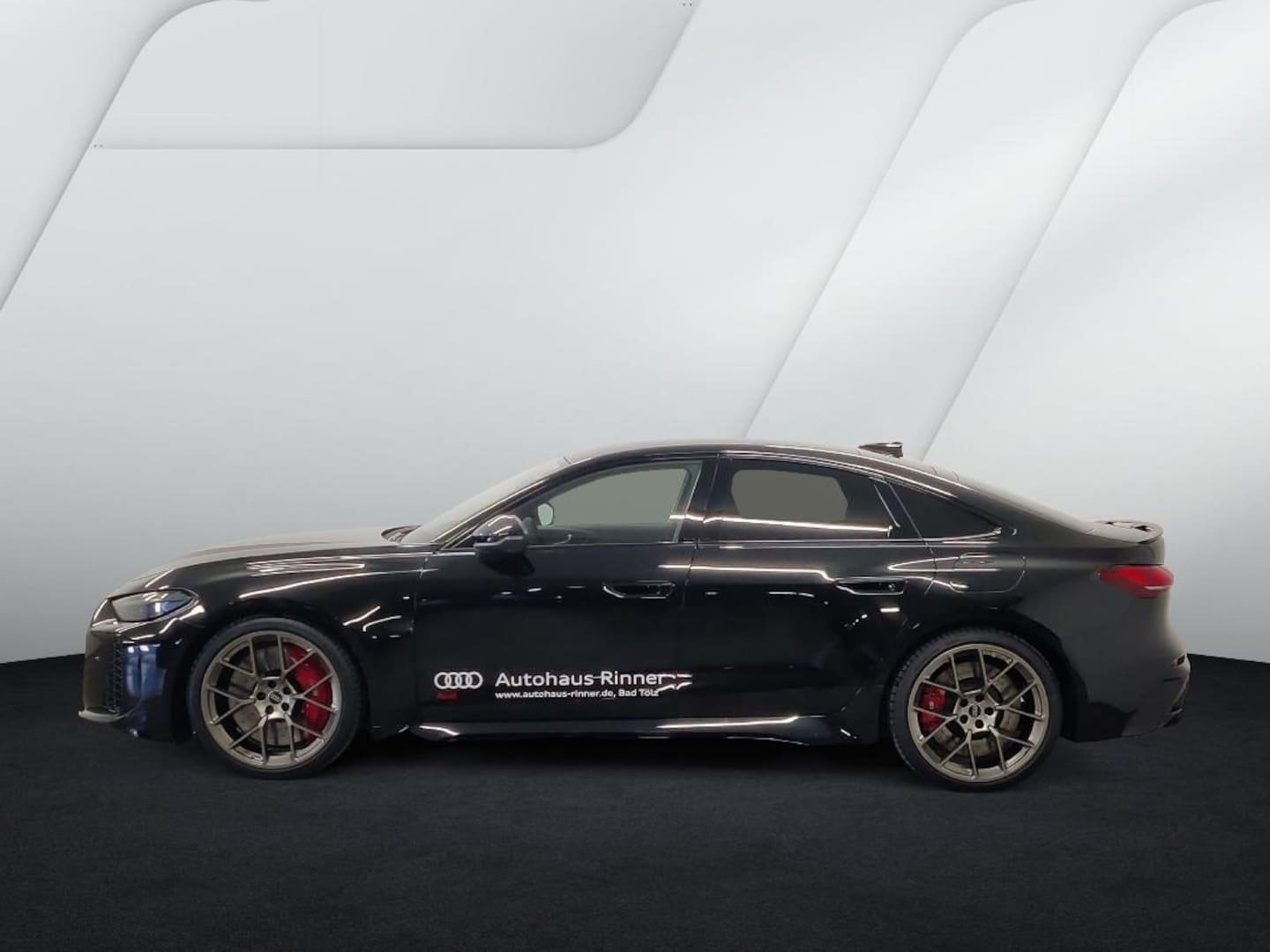 Bild über Audi RS 5 Limousine TFSI quattro 470 kW tiptronic - für weitere Informationen kontaktieren Sie den Audi Partner