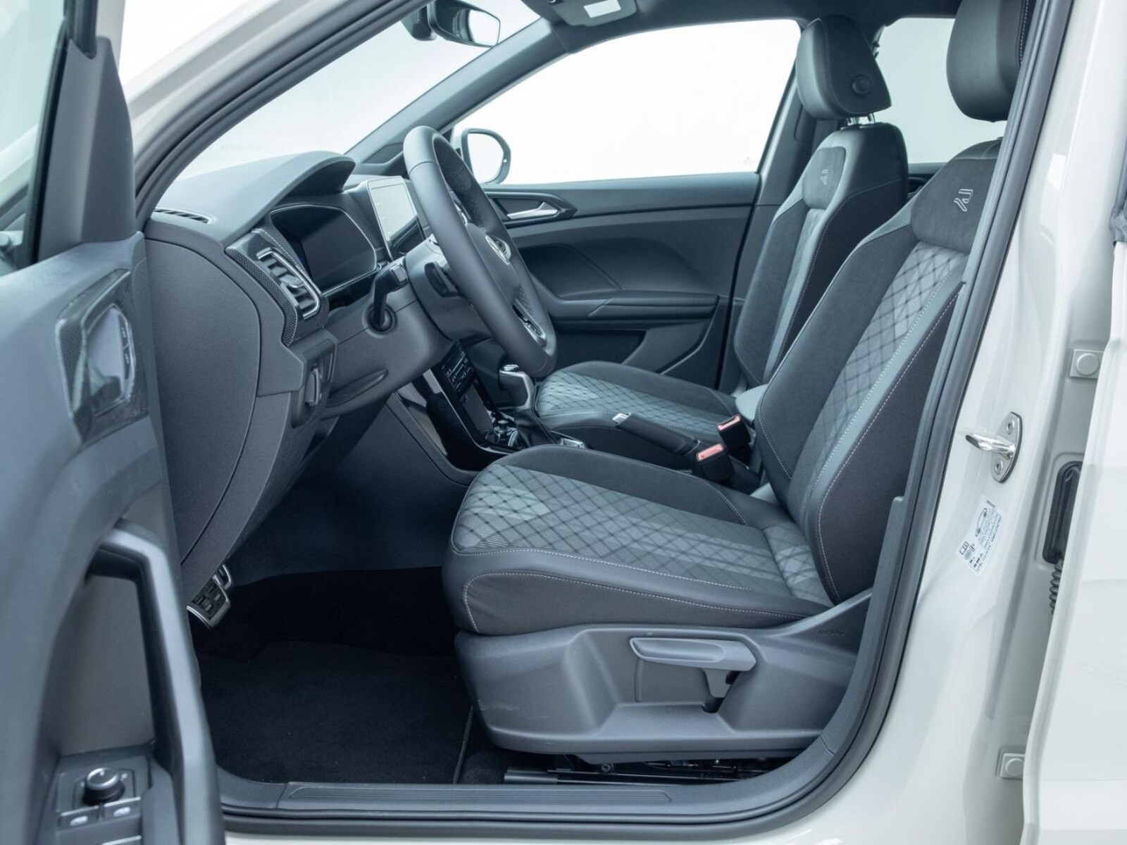 Volkswagen T-Cross – Bild 11