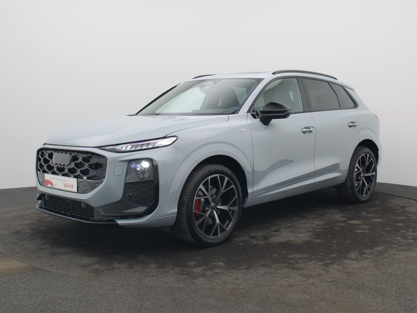 Bild über Audi Q3 SUV TFSI quattro 195 kW S tronic - für weitere Informationen kontaktieren Sie den Audi Partner