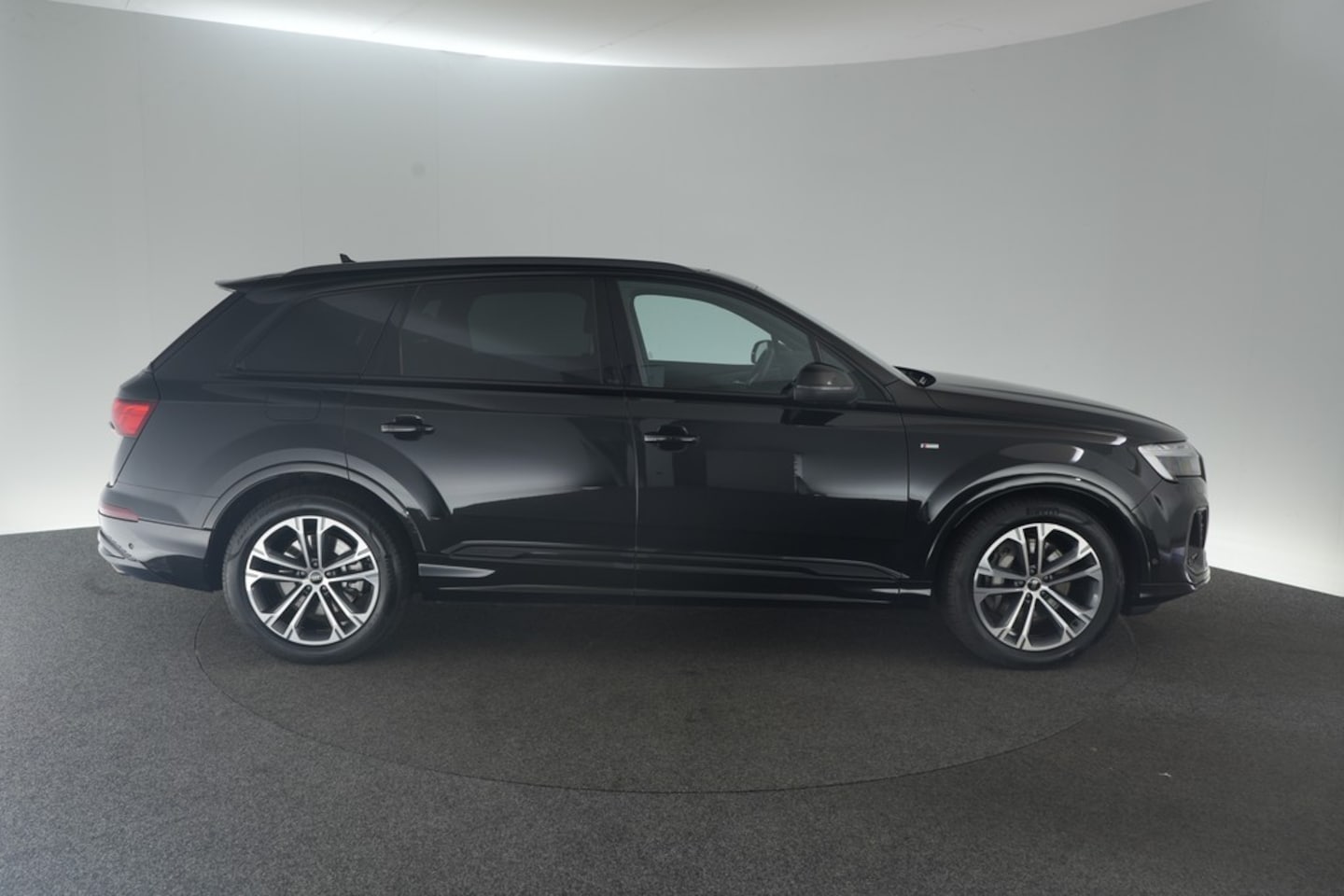 Bild über Audi Q7 SUV S line business TDI quattro 210 kW tiptronic - für weitere Informationen kontaktieren Sie den Audi Partner