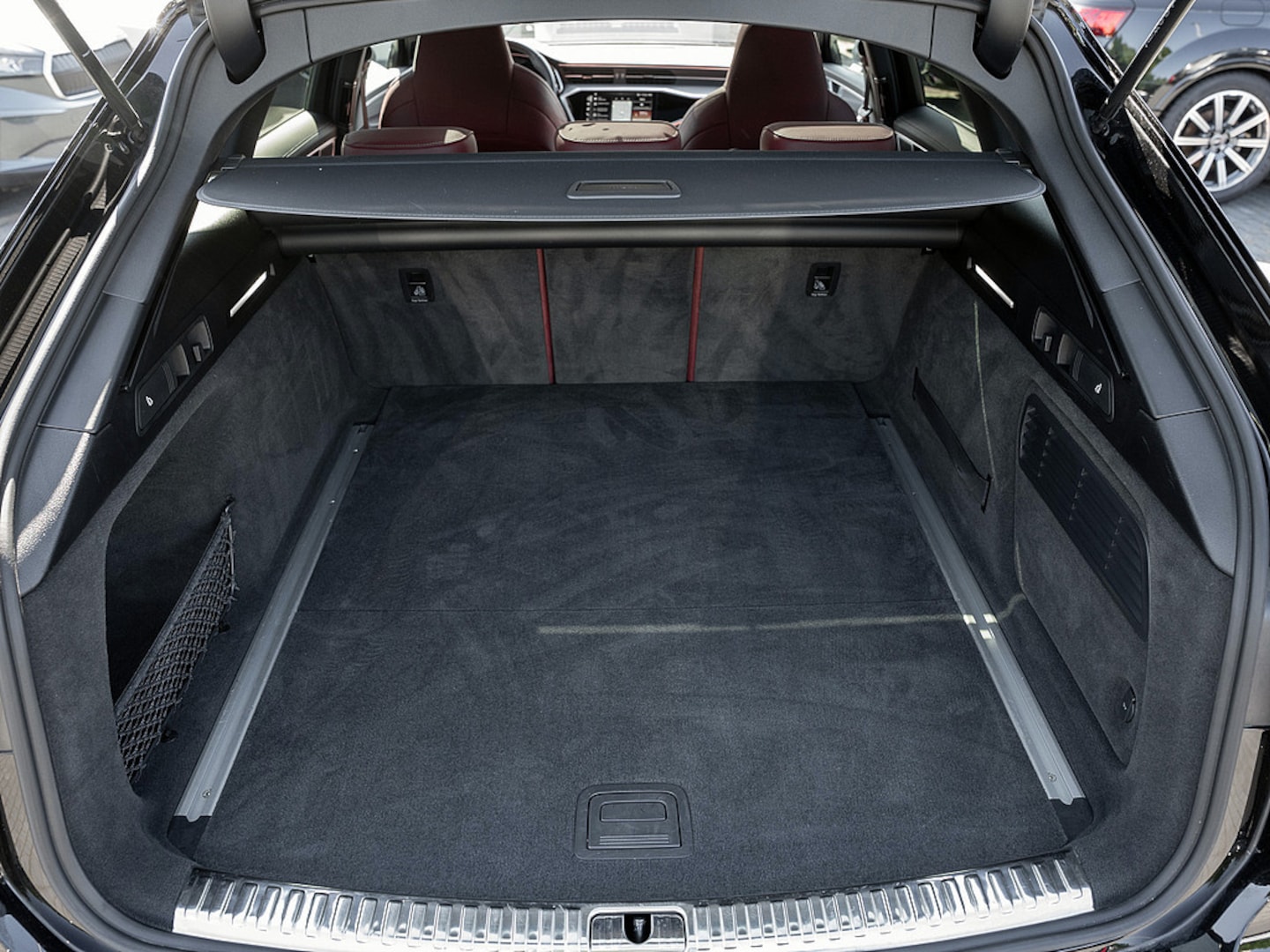 Bild über Audi S6 Avant TDI quattro tiptronic - für weitere Informationen kontaktieren Sie den Audi Partner