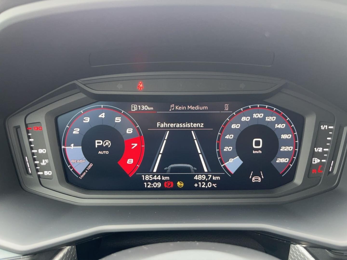 Bild über Audi A1 Sportback S line 30 TFSI S tronic - für weitere Informationen kontaktieren Sie den Audi Partner
