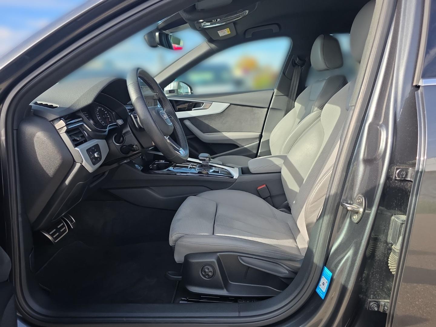 Bild über Audi A4 Avant S line 45 TFSI quattro S tronic - für weitere Informationen kontaktieren Sie den Audi Partner