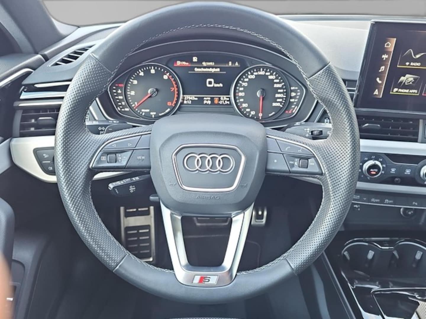 Bild über Audi A4 Avant S line 40 TFSI S tronic - für weitere Informationen kontaktieren Sie den Audi Partner