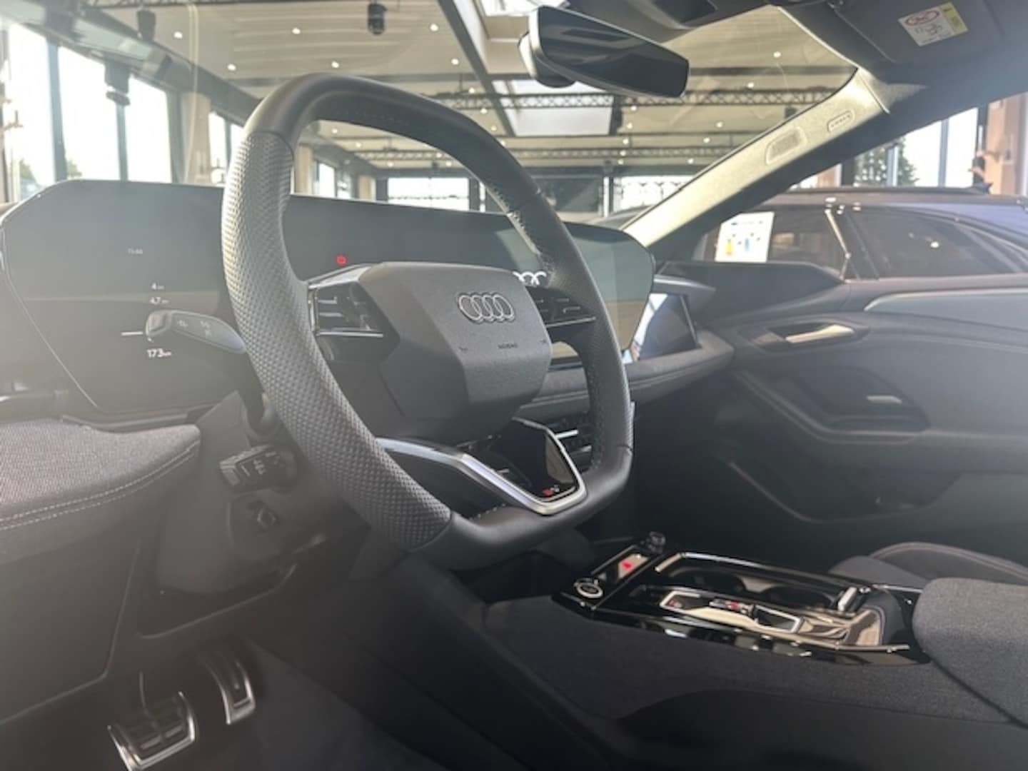 Bild über Audi A6 Avant e-tron e-tron performance - für weitere Informationen kontaktieren Sie den Audi Partner