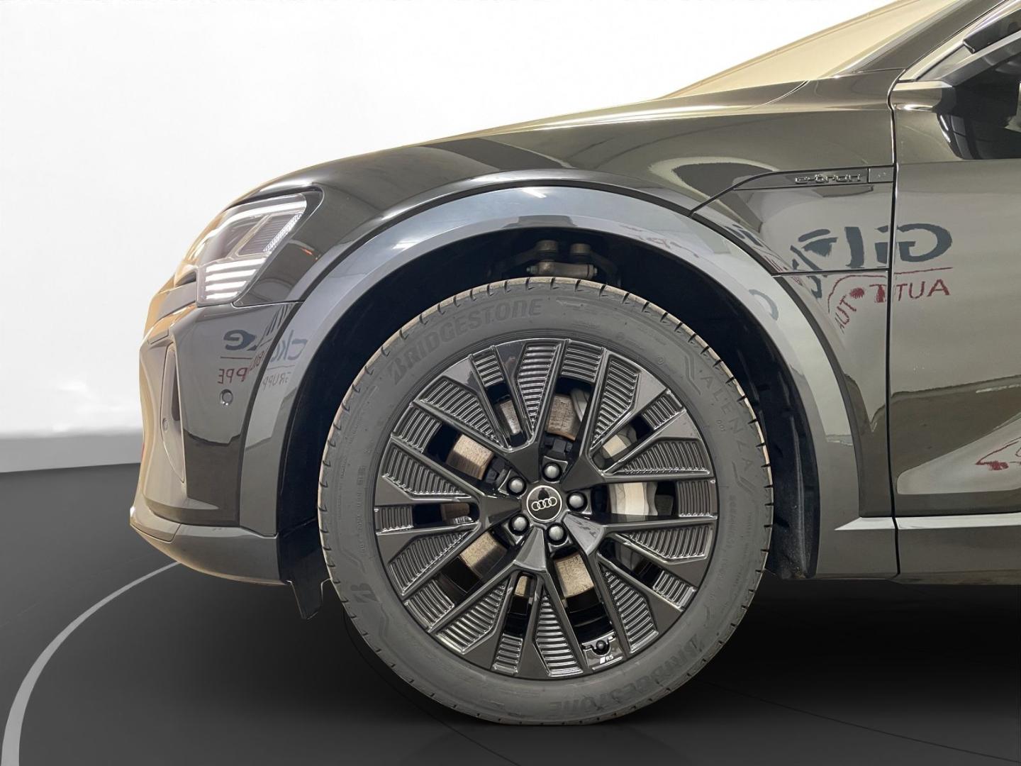Image about Audi Q8 e-tron advanced 55 e-tron quattro