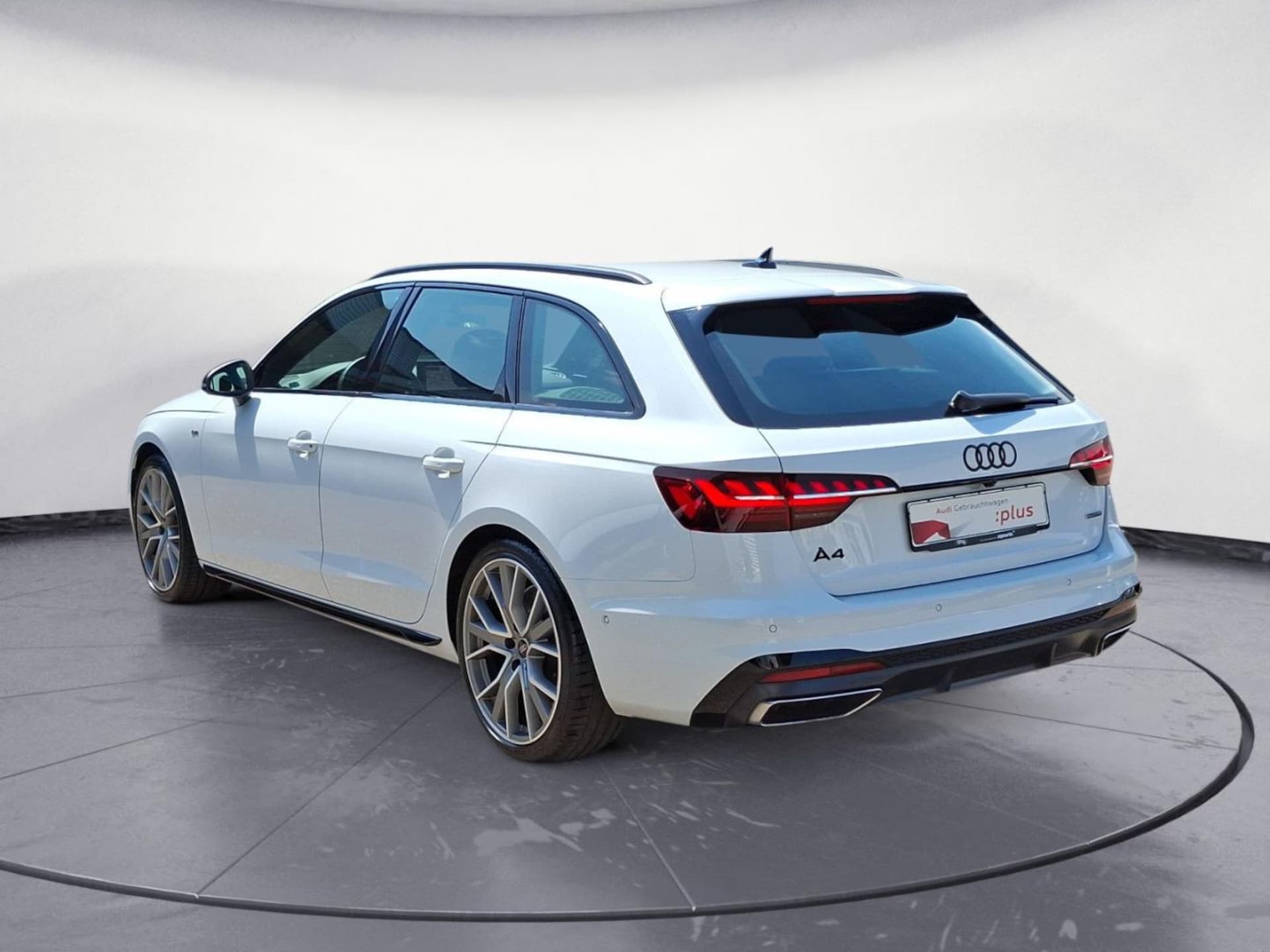 Audi A4 Avant S line