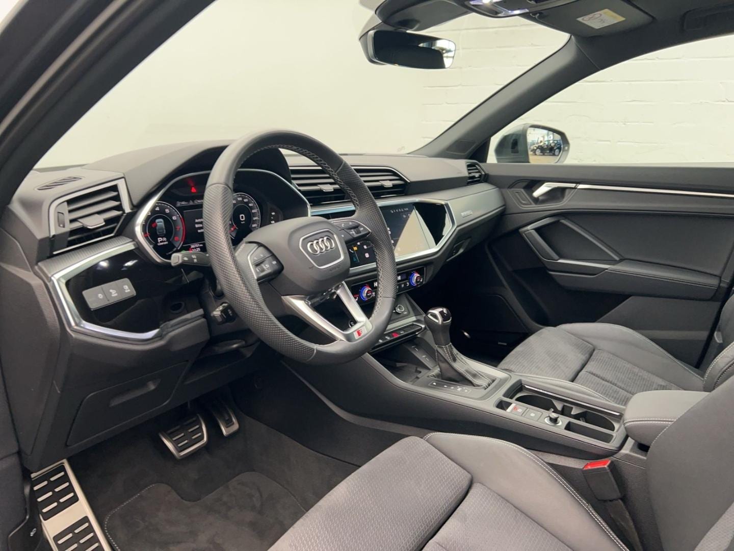 Bild über Audi Q3 Sportback S line 40 TFSI quattro S tronic - für weitere Informationen kontaktieren Sie den Audi Partner