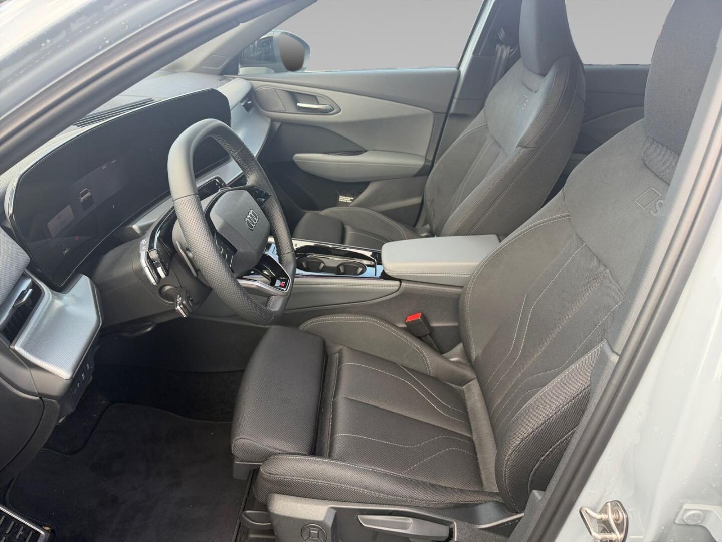 Bild über Audi Q3 SUV TFSI 110 kW S tronic - für weitere Informationen kontaktieren Sie den Audi Partner