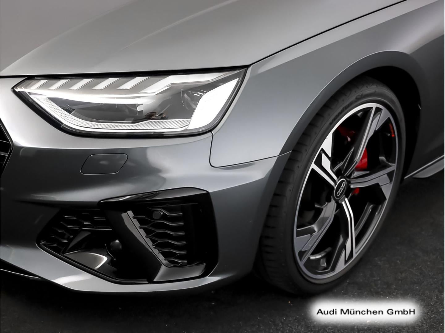 Bild über Audi A4 Avant S line 40 TFSI quattro S tronic - für weitere Informationen kontaktieren Sie den Audi Partner