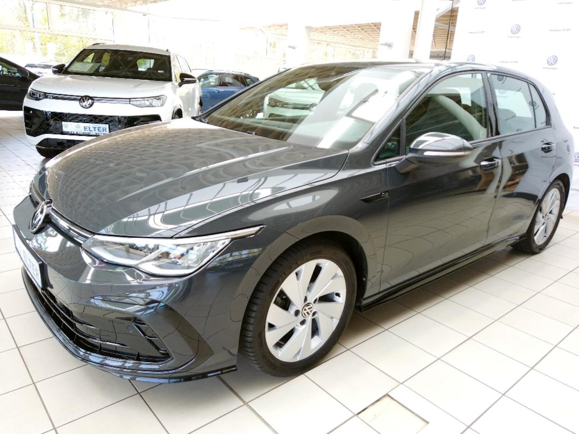 Volkswagen Golf R-Line