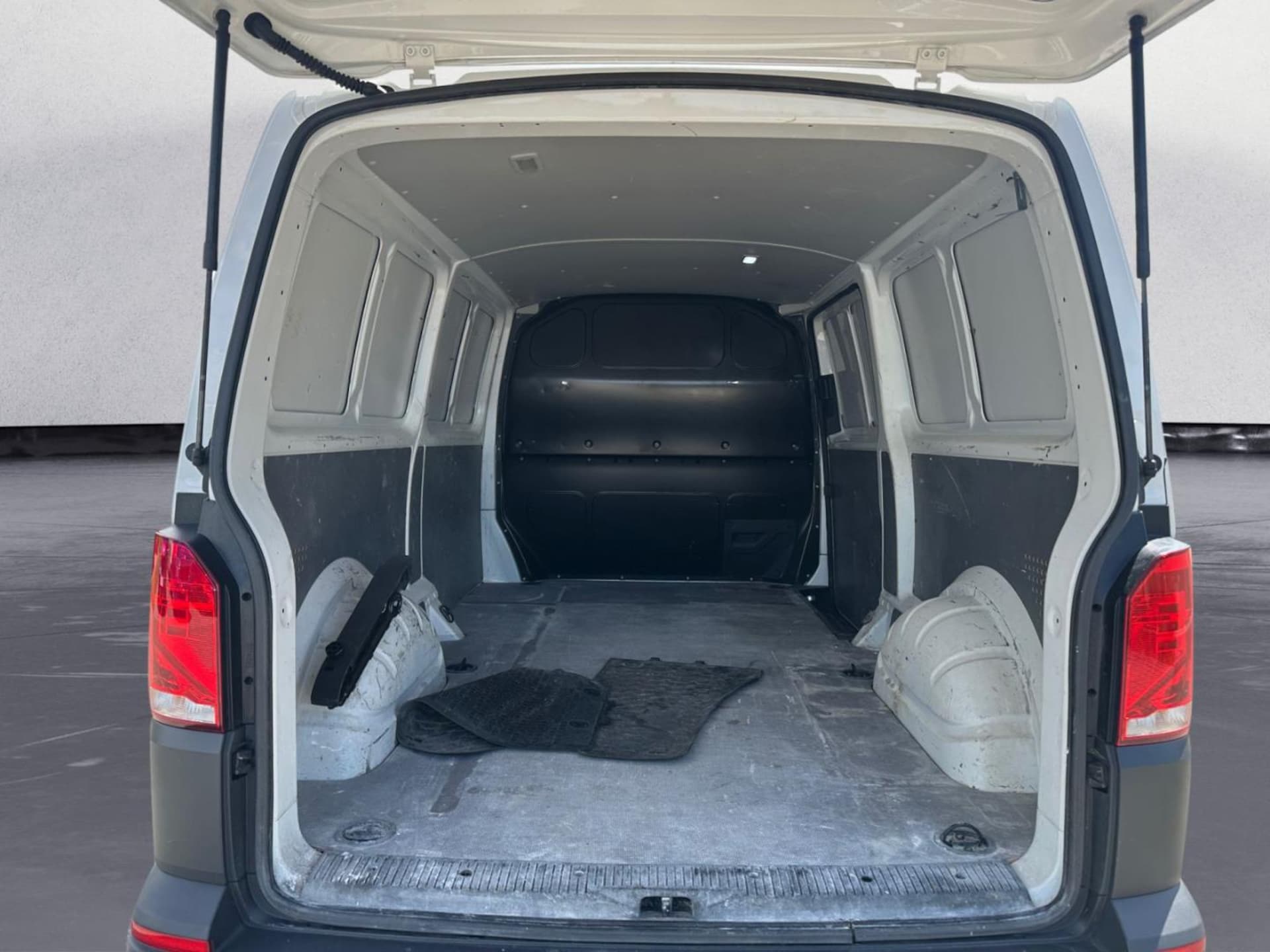 Volkswagen T6.1 Transporter Kasten langer Radstand