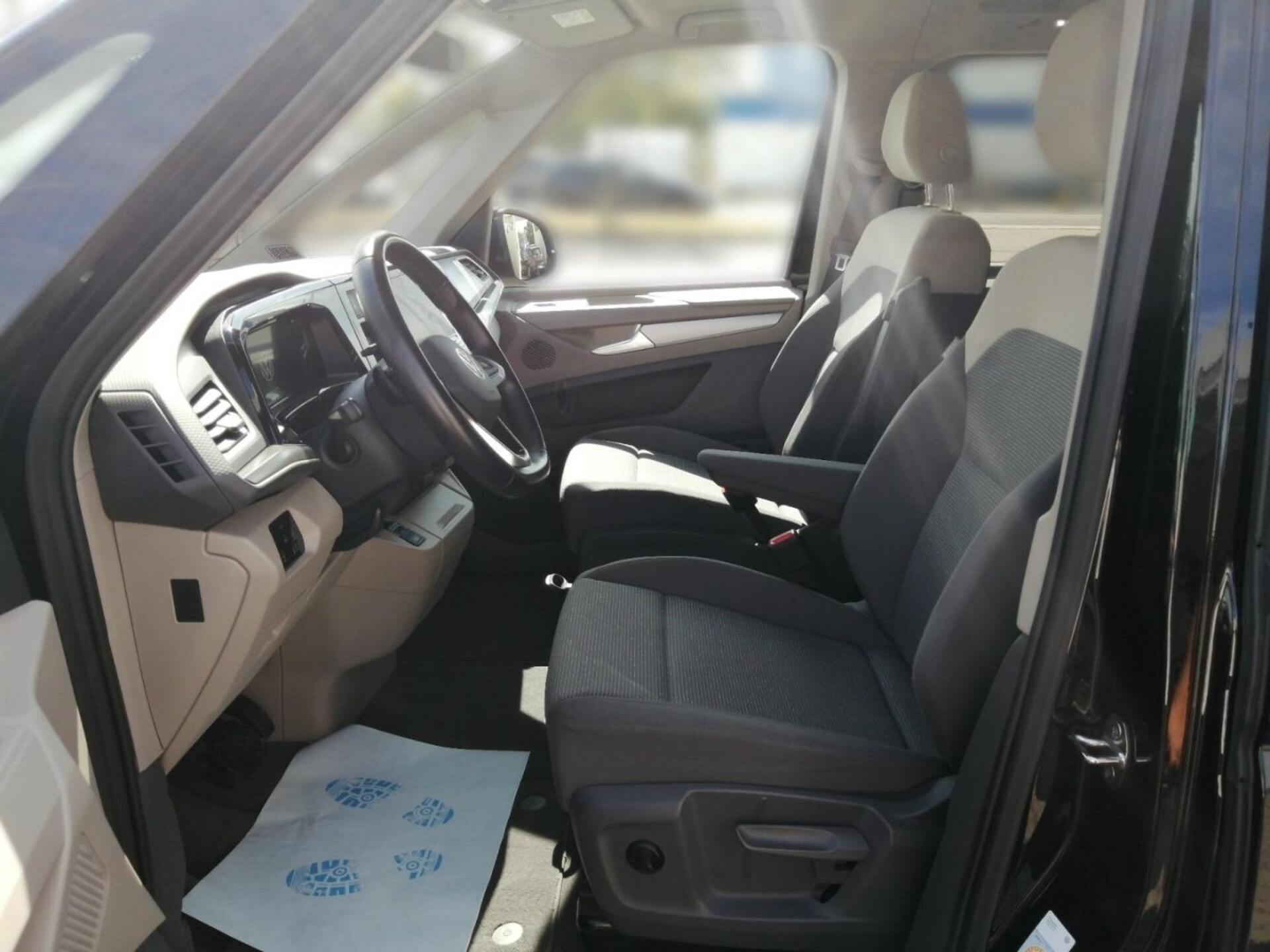 Volkswagen Multivan Langversion Basis-Modell