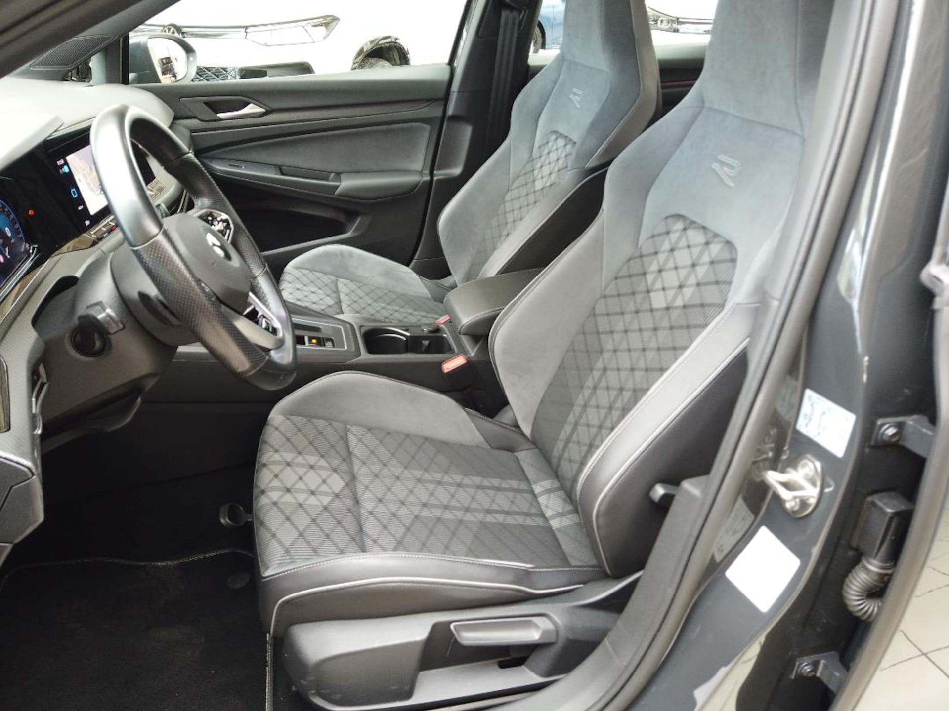 Volkswagen Golf R-Line