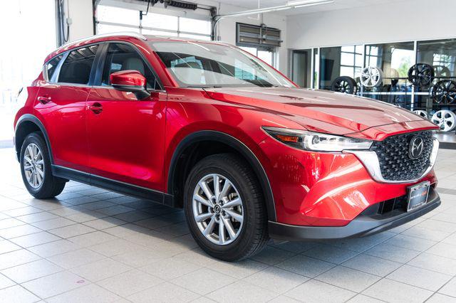 2023 Mazda CX-5 S Preferred package Auto AWD's photo