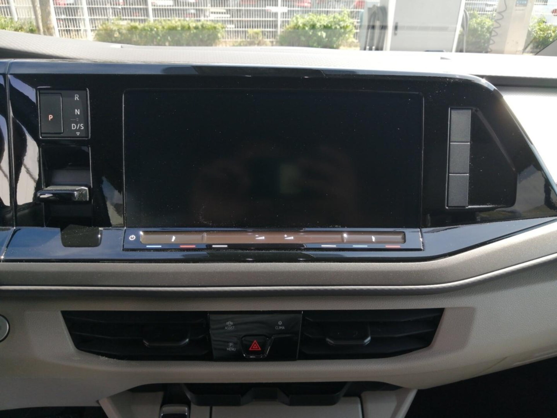 Volkswagen Multivan Langversion Basis-Modell