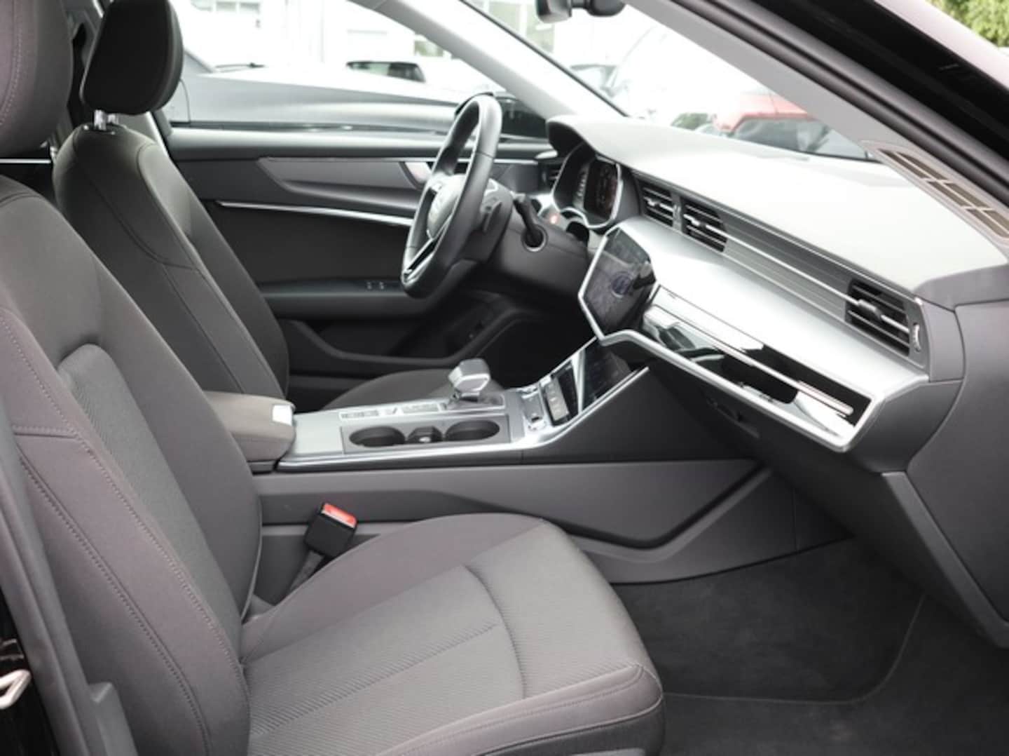 Bild über Audi A6 Avant S line 35 TDI S tronic - für weitere Informationen kontaktieren Sie den Audi Partner