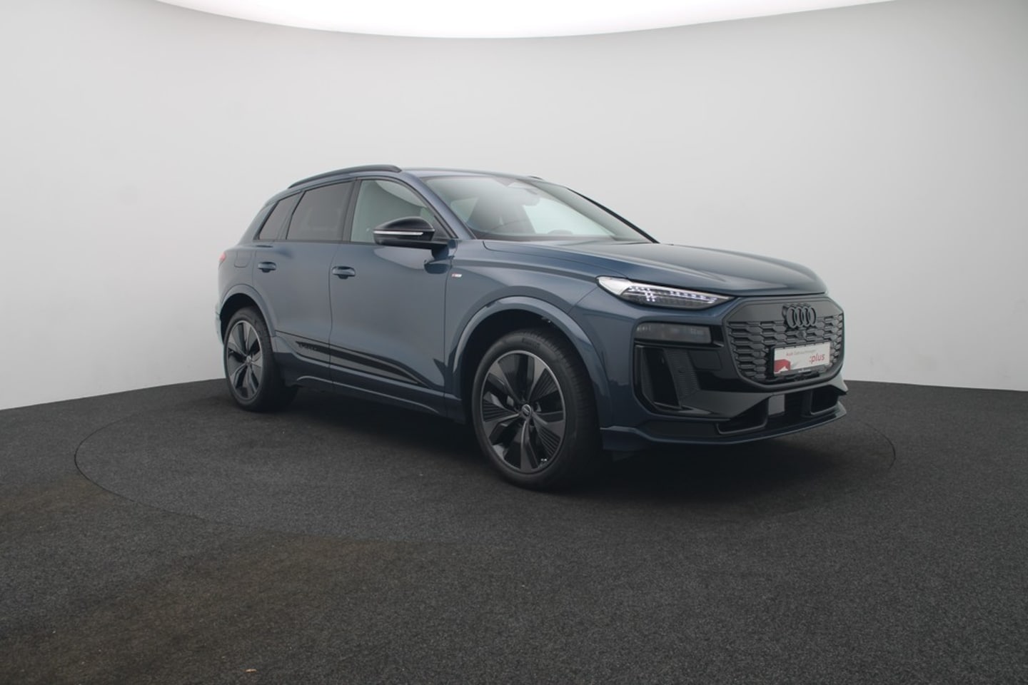 Bild über Audi Q6 SUV e-tron S line business e-tron quattro 315 kW - für weitere Informationen kontaktieren Sie den Audi Partner