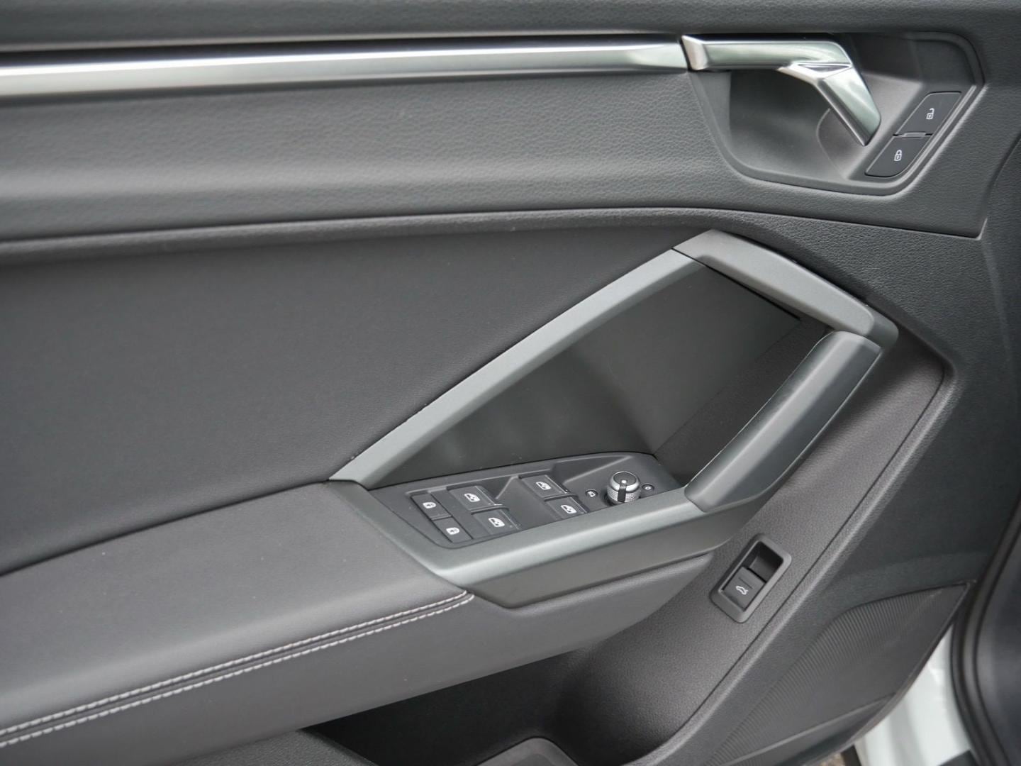 Bild über Audi Q3 Sportback S line 35 TFSI S tronic - für weitere Informationen kontaktieren Sie den Audi Partner