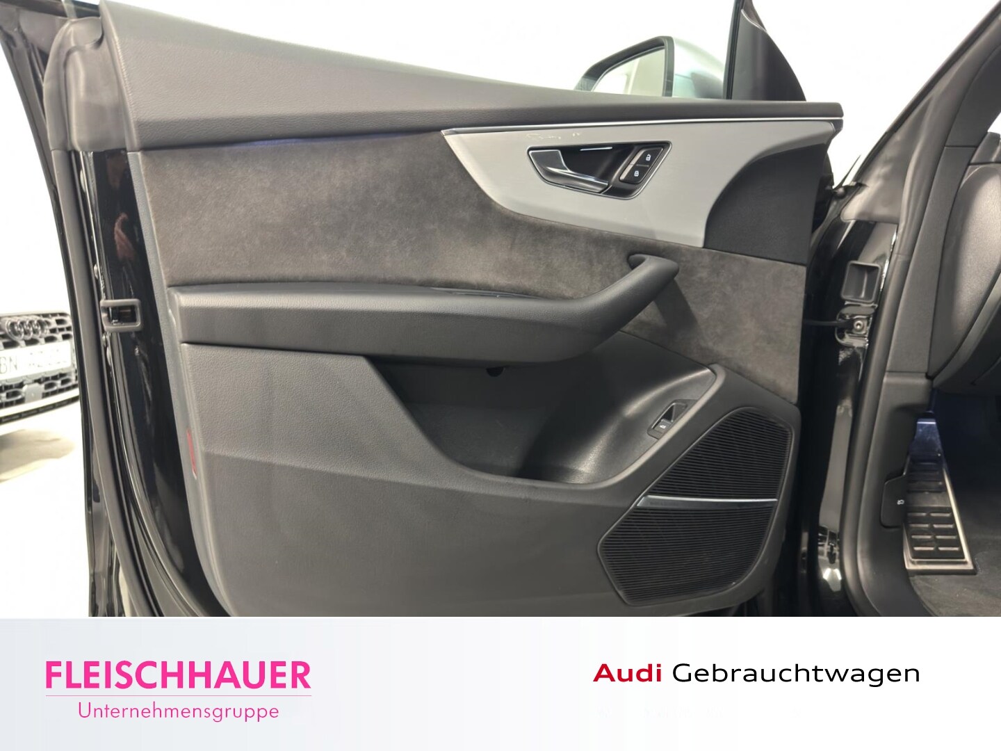 Image about Audi SQ8 TFSI quattro tiptronic