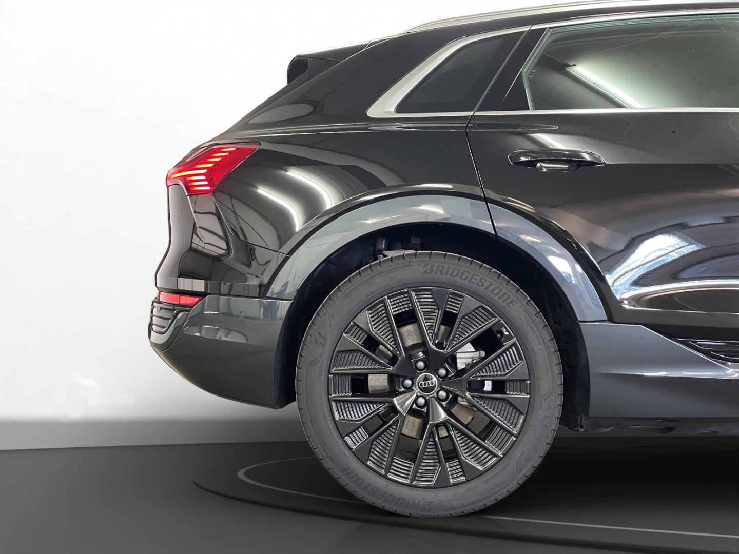 Image about Audi Q8 e-tron advanced 55 e-tron quattro