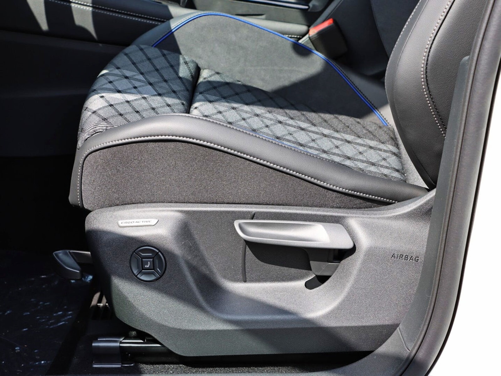 Volkswagen Tiguan – Bild 12