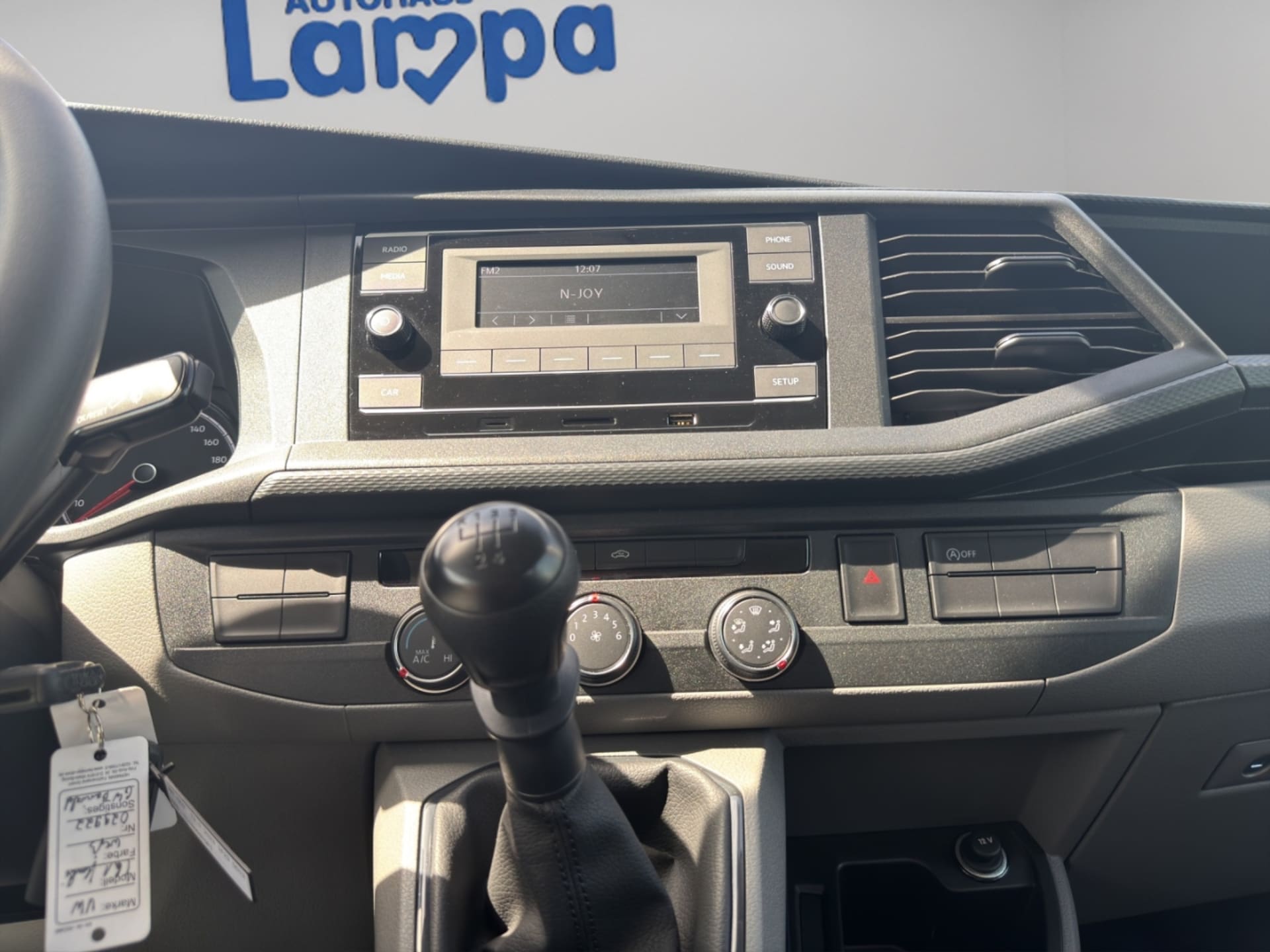Volkswagen T6.1 Transporter Kombi kurzer Radstand