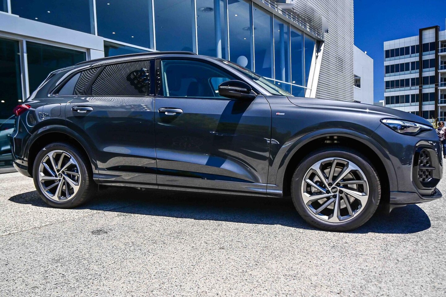 Image about Audi Q5 SUV TDI quattro 150 kW sport