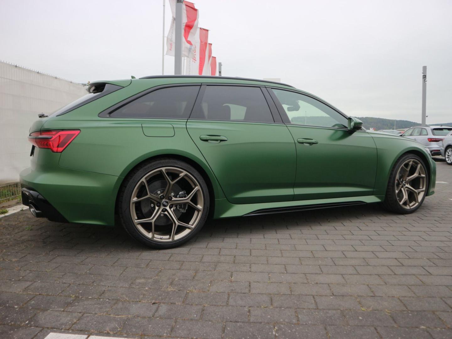 Image about Audi RS 6 Avant performance quattro tiptronic