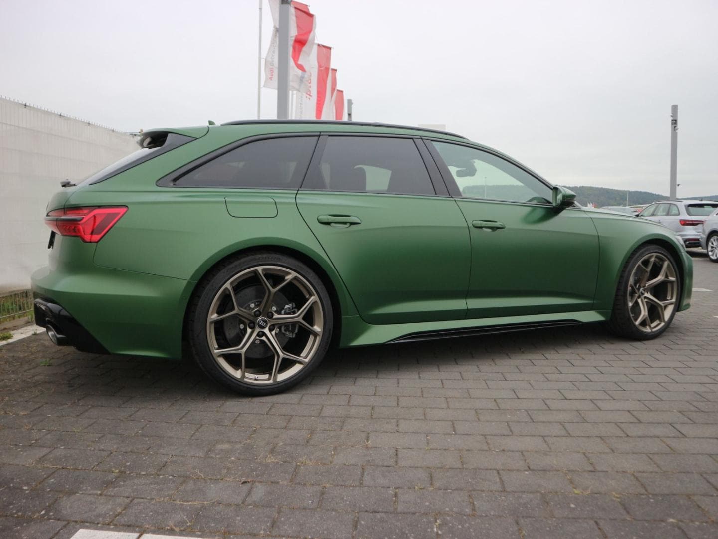 Image about Audi RS 6 Avant performance quattro tiptronic