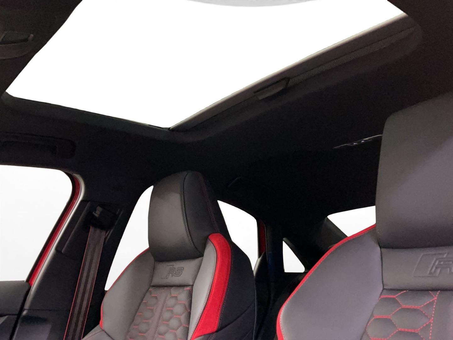 Image about Audi RS 3 Limousine TFSI quattro S tronic