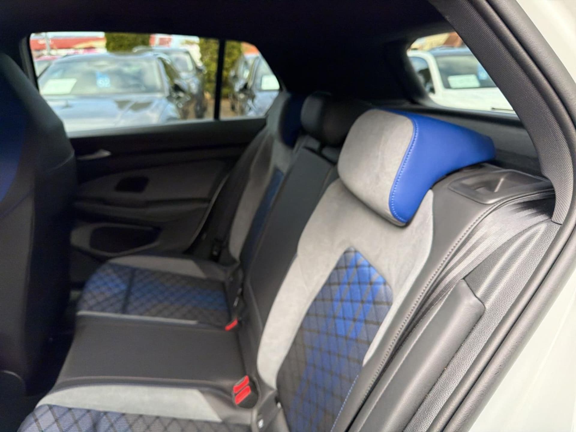 Volkswagen Golf R