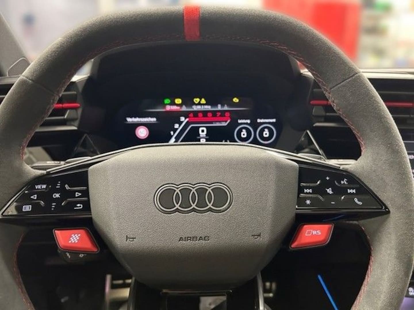 Bild über Audi RS 3 Limousine TFSI quattro S tronic - für weitere Informationen kontaktieren Sie den Audi Partner
