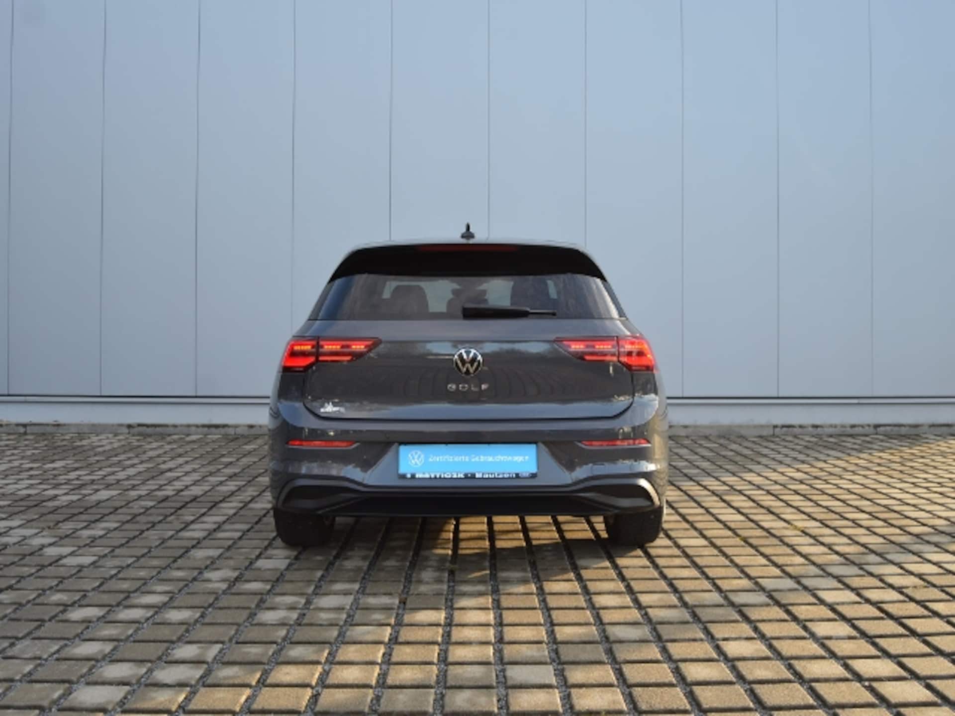 Volkswagen Golf Life