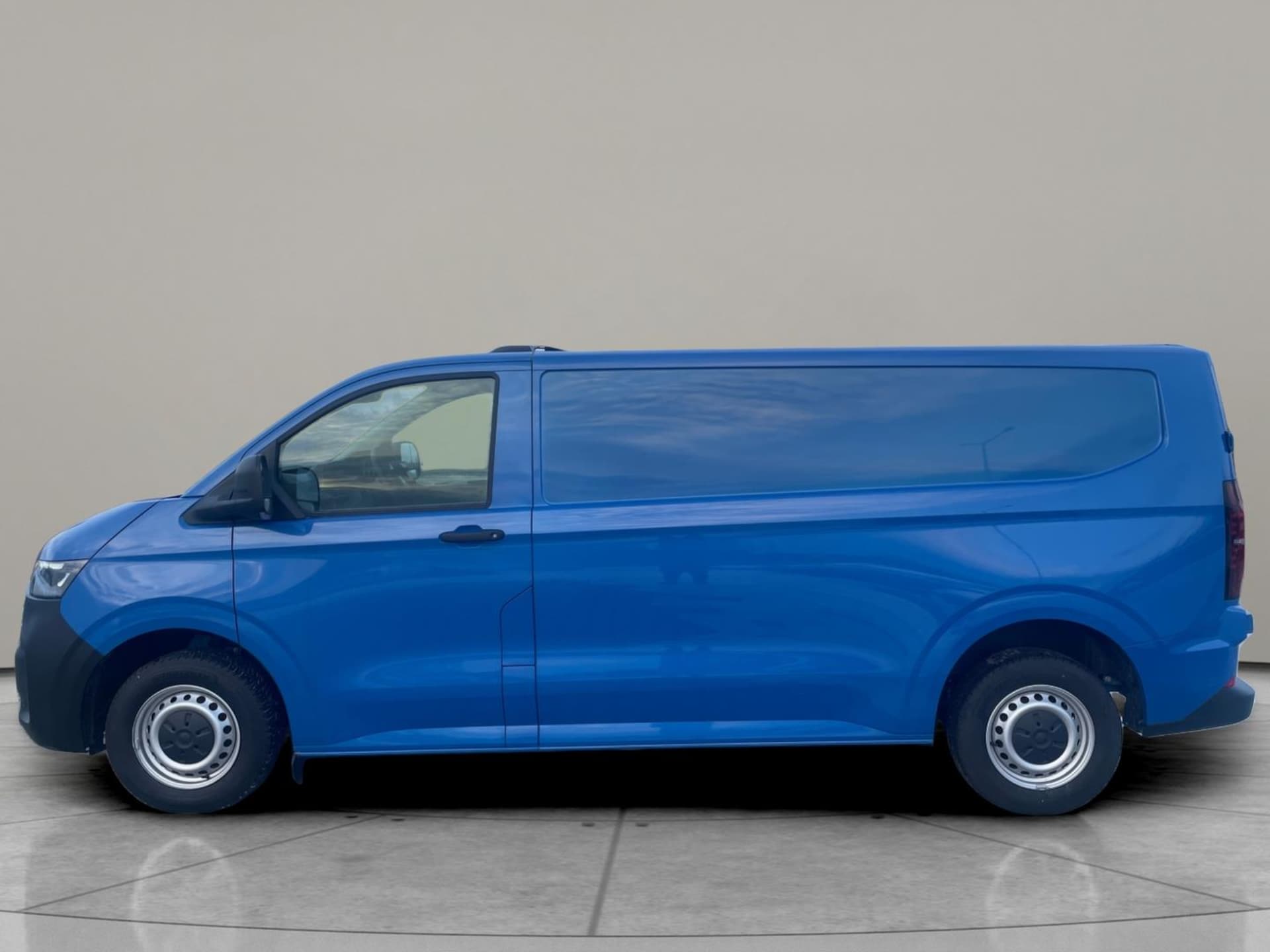 Volkswagen Transporter Furgon długi rozstaw osi