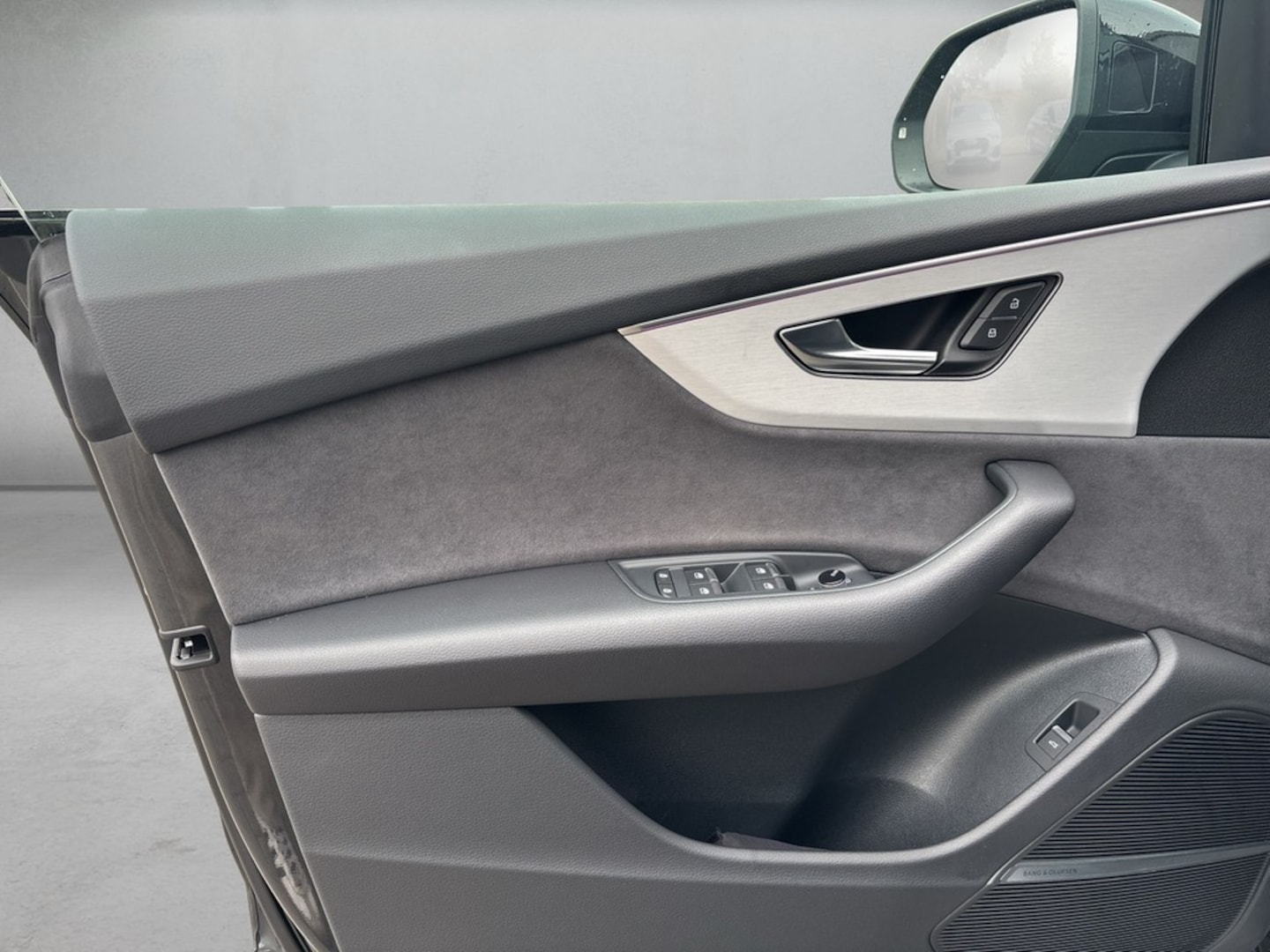 Bild über Audi Q8 SUV 55 TFSI quattro tiptronic - für weitere Informationen kontaktieren Sie den Audi Partner