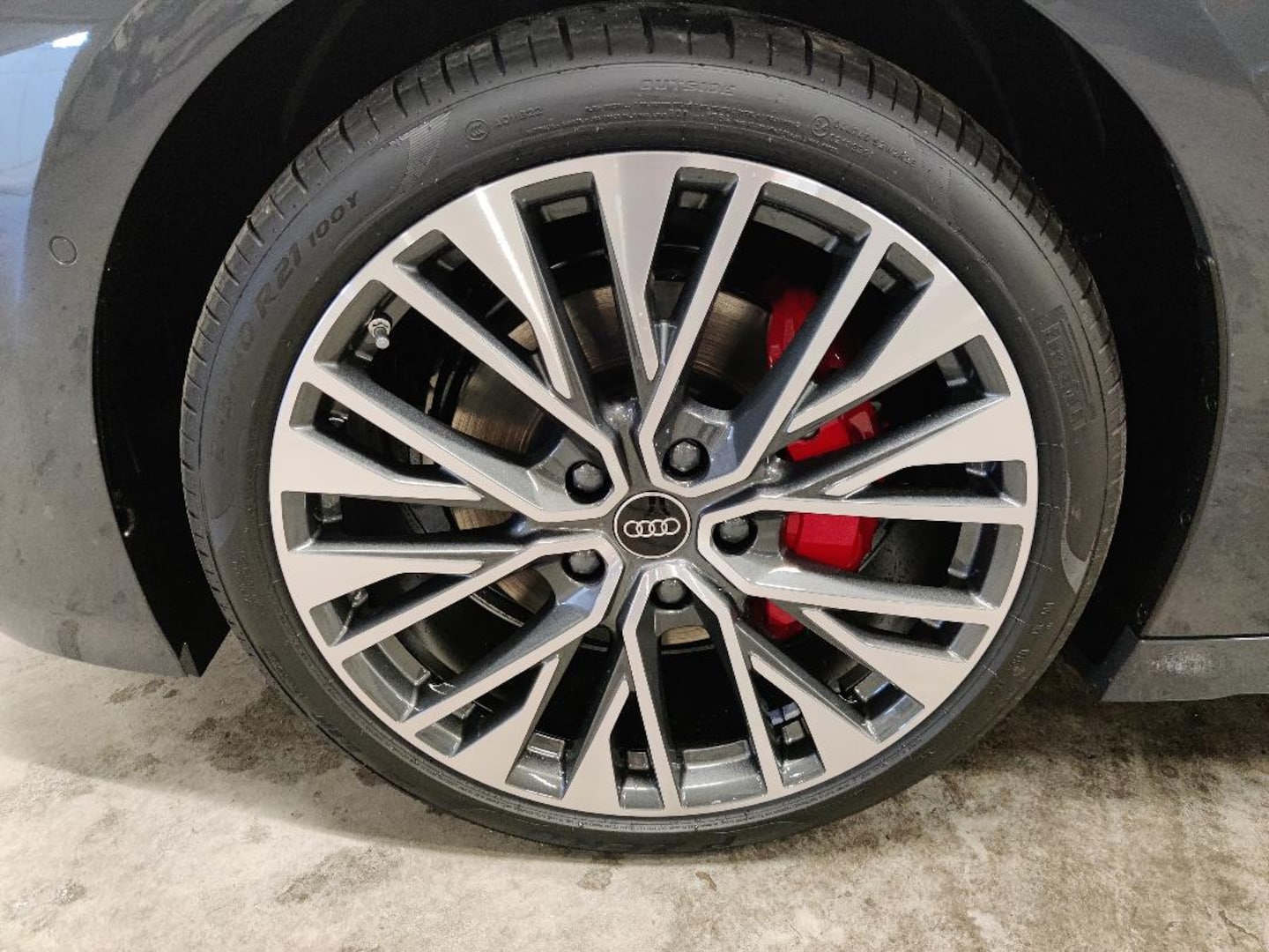 Bild über Audi A6 Avant e-tron S line business e-tron quattro 315 kW - für weitere Informationen kontaktieren Sie den Audi Partner