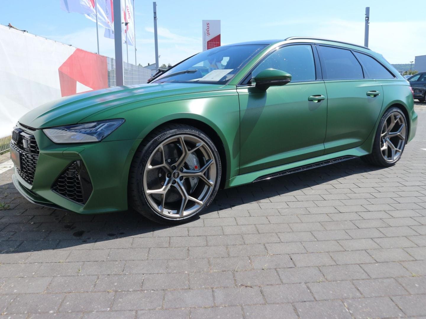 Image about Audi RS 6 Avant performance quattro tiptronic