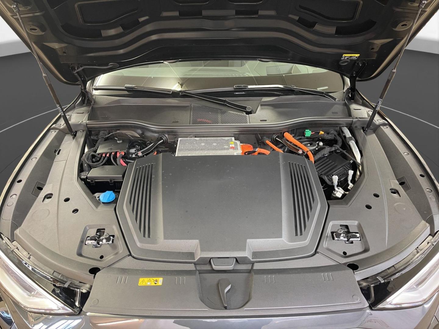 Image about Audi Q8 e-tron advanced 55 e-tron quattro