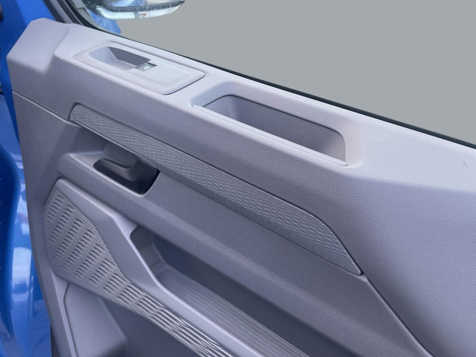 Volkswagen Transporter Furgon długi rozstaw osi