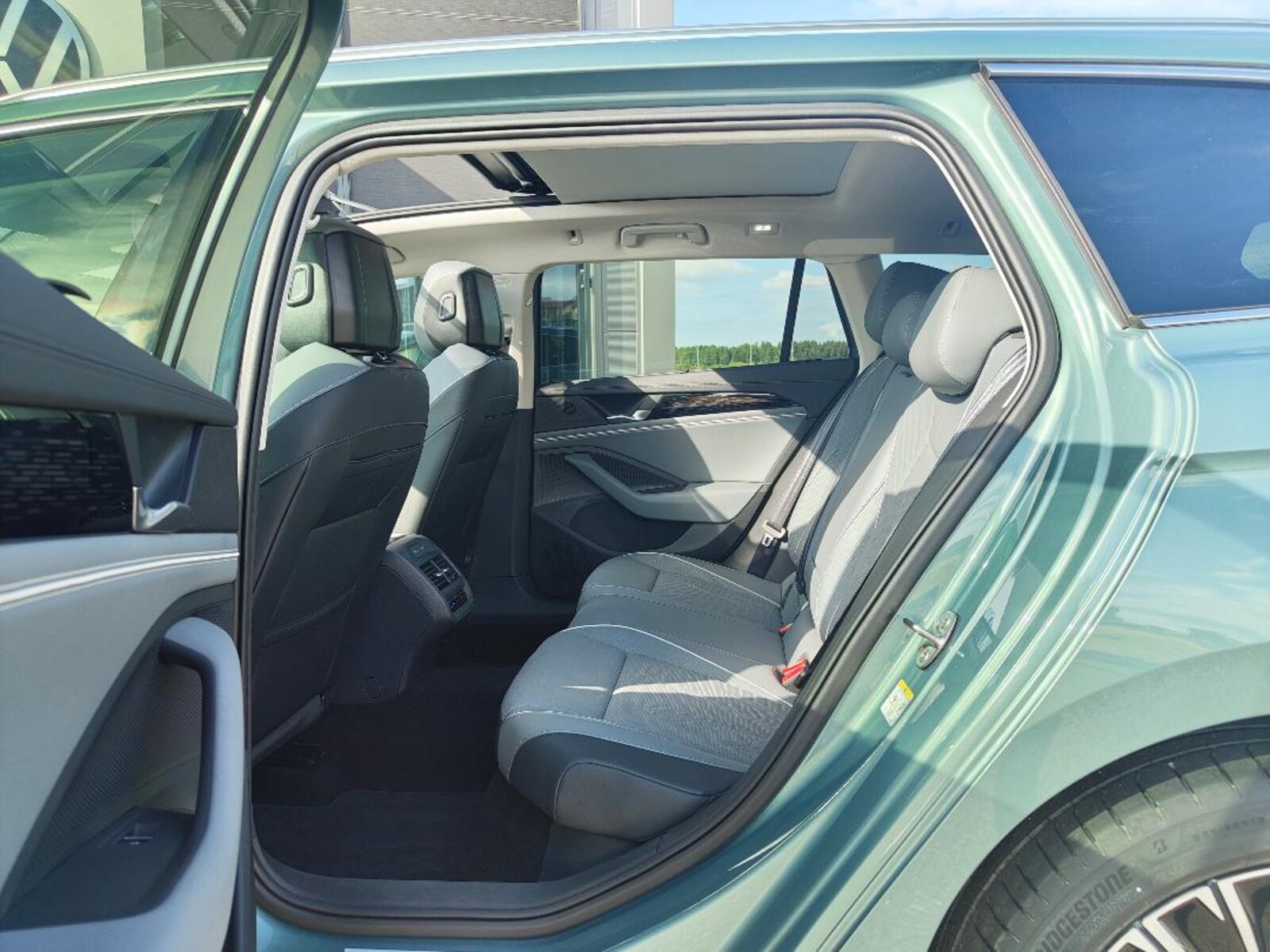 Volkswagen Passat – Bild 12