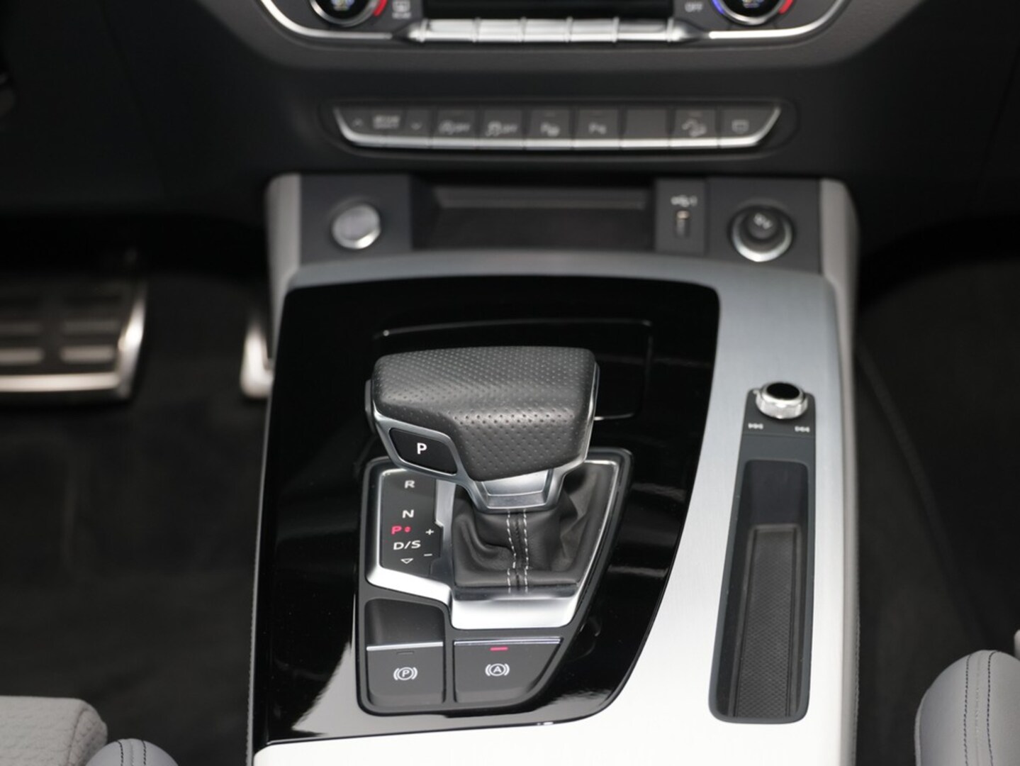 Bild über Audi Q5 Sportback 40 TDI quattro S tronic - für weitere Informationen kontaktieren Sie den Audi Partner