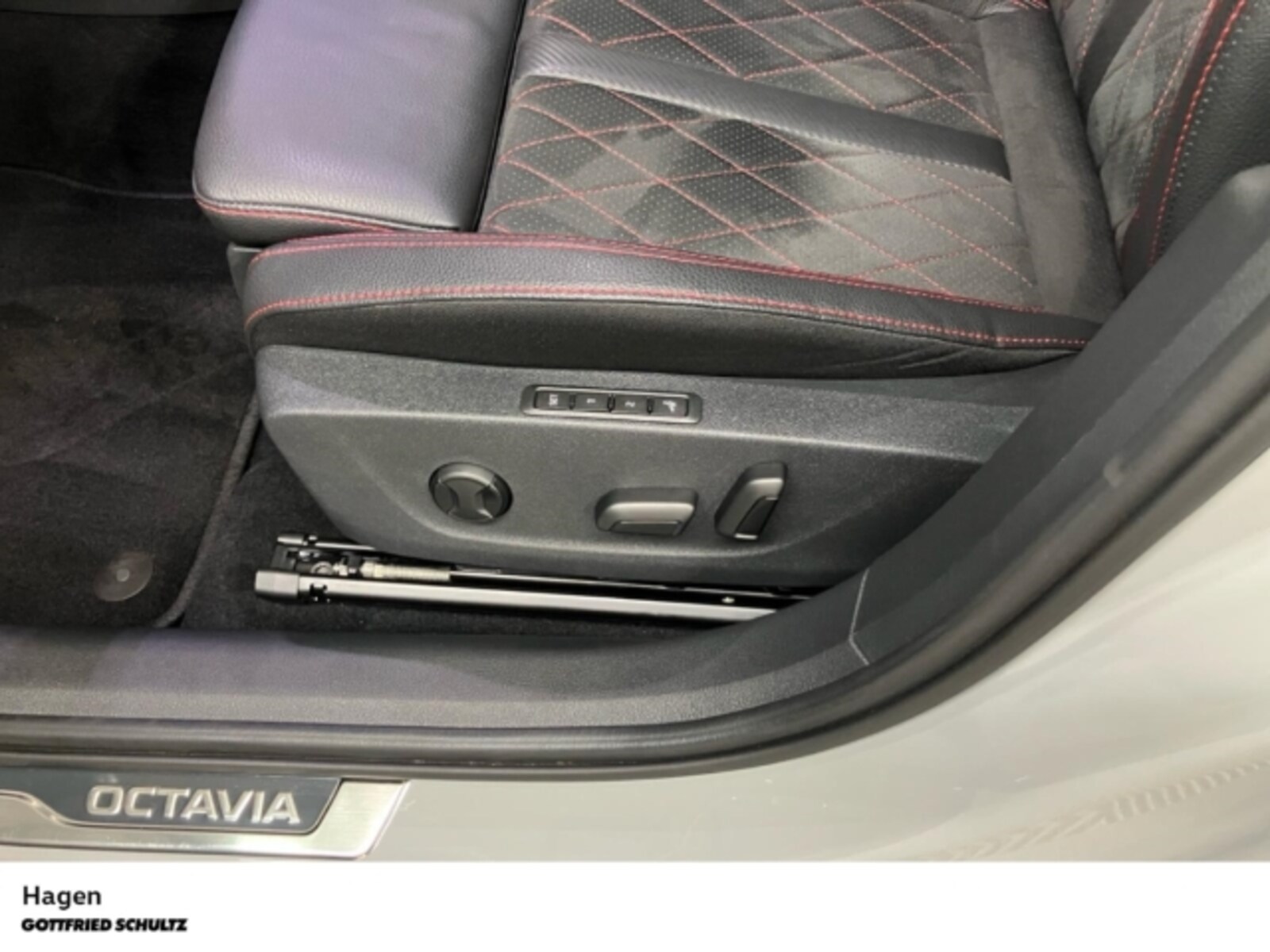 Škoda Octavia Combi – Bild 11
